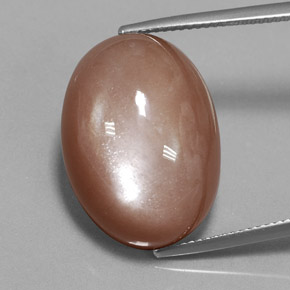 26.52カラットの天然ブラウンピーチムーンストーン（22.1×16 mm・オーバルカット）