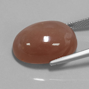 26.52カラットの天然ブラウンピーチムーンストーン（22.1×16 mm・オーバルカット）