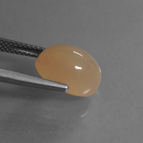 4.63カラットの天然オレンジムーンストーン（11.7×8.4 mm・オーバルカット）