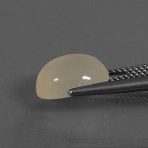 4.18カラットの天然クリームホワイトムーンストーン、オーバルカット、半透明