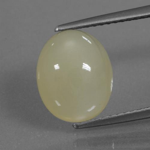 4.11カラットの天然ミディアムイエロームーンストーン（11.1×9.1 mm・オーバルカット）