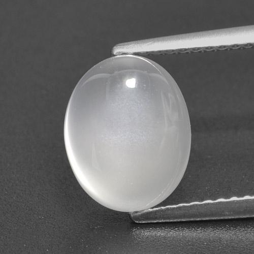 3.09カラットの天然半透明ホワイトムーンストーン（10.3×8.3 mm・オーバルカット）
