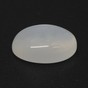 3.76カラットの天然半透明ホワイトムーンストーン（11.9×8.4 mm・オーバルカット）