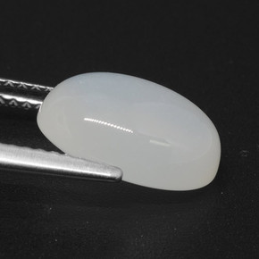 3.62カラットの天然半透明ホワイトムーンストーン（11.7×8.4 mm・オーバルカット）