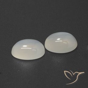 5.12カラットの天然半透明ホワイトムーンストーン（10×7.7 mm・オーバルカット）