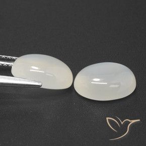 Shop natural 4.85ct 半透明ホワイト ムーンストーン gems, 楕円形, from インド at GemSelect. In stock, global shipping!