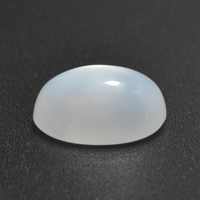1.88カラットの天然半透明ホワイトムーンストーン（9.4×6.5 mm・オーバルカット）