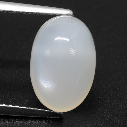 4.99カラットの天然半透明ホワイトムーンストーン（12.5×8.5 mm・オーバルカット）