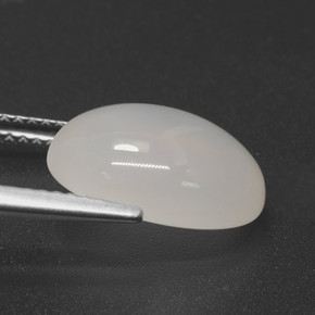 5.70カラットの天然オフホワイトムーンストーン、オーバルカット、半透明