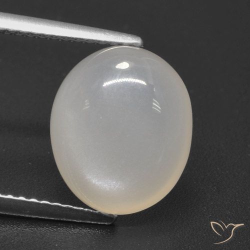 4.87カラットの天然クリームホワイトムーンストーン（12.1×10.2 mm・オーバルカット）