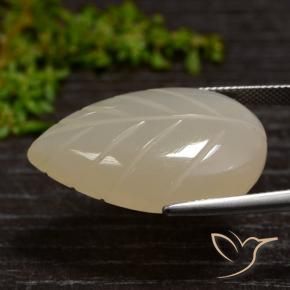 31.11カラットの天然薄いコーヒーブラウンムーンストーン、ファンシーシェイプ、半透明