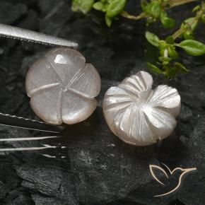 Shop natural 4.73ct 非常に薄い茶色 ムーンストーン gems, フラワーカット, from インド at GemSelect. In stock, global shipping!