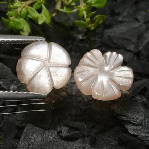 3.50カラットの天然非常に薄い茶色ムーンストーン（9.4×9.2 mm・フラワーカット）