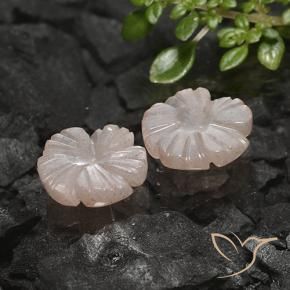 Shop natural 4.41ct 薄いキャラメルブラウン ムーンストーン gems, フラワーカット, from インド at GemSelect. In stock, global shipping!