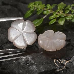 Shop natural 4.83ct 薄いキャラメルブラウン ムーンストーン gems, フラワーカット, from インド at GemSelect. In stock, global shipping!