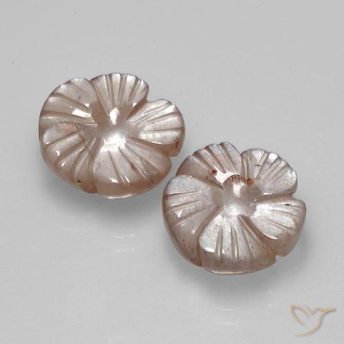 Shop natural 10.37ct 薄い黄褐色 ムーンストーン gems, フラワーカット, from インド at GemSelect. In stock, global shipping!