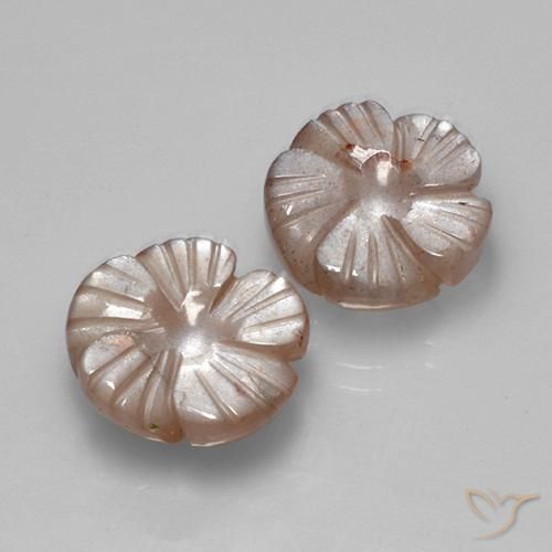 Shop natural 10.37ct 薄い黄褐色 ムーンストーン gems, フラワーカット, from インド at GemSelect. In stock, global shipping!