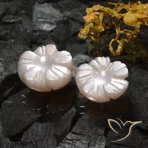 Shop natural 6.16ct 非常に薄い茶色 ムーンストーン gems, フラワーカット, from インド at GemSelect. In stock, global shipping!