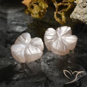 Shop natural 2.36ct 非常に薄い茶色 ムーンストーン gems, フラワーカット, from インド at GemSelect. In stock, global shipping!
