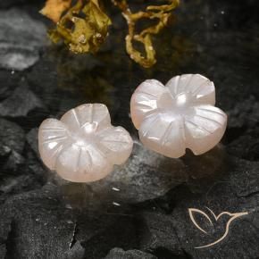 Shop natural 2.32ct 薄いキャラメルブラウン ムーンストーン gems, フラワーカット, from インド at GemSelect. In stock, global shipping!