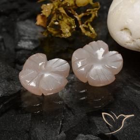 Shop natural 3.44ct 薄いキャラメルブラウン ムーンストーン gems, フラワーカット, from インド at GemSelect. In stock, global shipping!