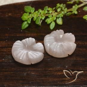 Shop natural 11.84ct 非常に薄い茶色 ムーンストーン gems, フラワーカット, from インド at GemSelect. In stock, global shipping!