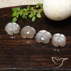 Shop natural 7.00ct 薄いキャラメルブラウン ムーンストーン gems, フラワーカット, from インド at GemSelect. In stock, global shipping!