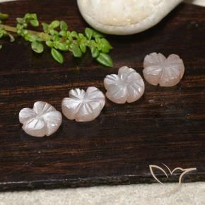Shop natural 5.65ct 薄いキャラメルブラウン ムーンストーン gems, フラワーカット, from インド at GemSelect. In stock, global shipping!