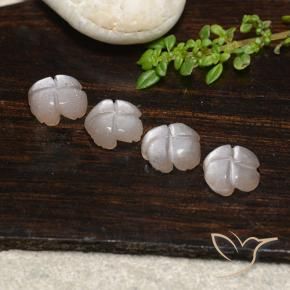 Shop natural 5.65ct 薄いキャラメルブラウン ムーンストーン gems, フラワーカット, from インド at GemSelect. In stock, global shipping!