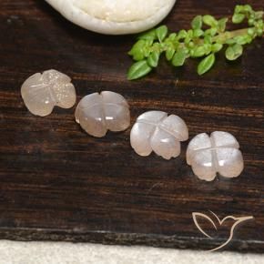 Shop natural 4.30ct 薄いキャラメルブラウン ムーンストーン gems, フラワーカット, from インド at GemSelect. In stock, global shipping!