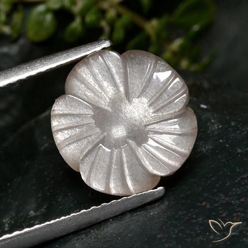 4.31ct 天然 非常に薄いピンク ムーンストーン, フラワーカット, 半透明