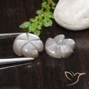 Shop natural 7.83ct 非常に薄いピンク ムーンストーン gems, フラワーカット, from インド at GemSelect. In stock, global shipping!
