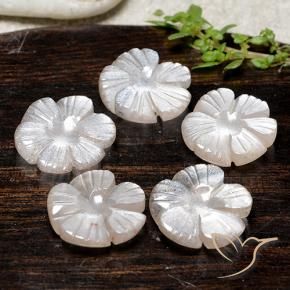 Shop natural 17.29ct 非常に薄いピンク ムーンストーン gems, フラワーカット, from インド at GemSelect. In stock, global shipping!
