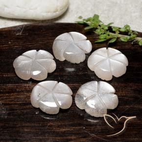 Shop natural 17.29ct 非常に薄いピンク ムーンストーン gems, フラワーカット, from インド at GemSelect. In stock, global shipping!