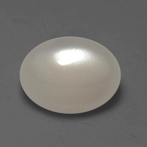 2.22カラットの天然オフホワイトムーンストーン（9.1×7 mm・オーバルカット）