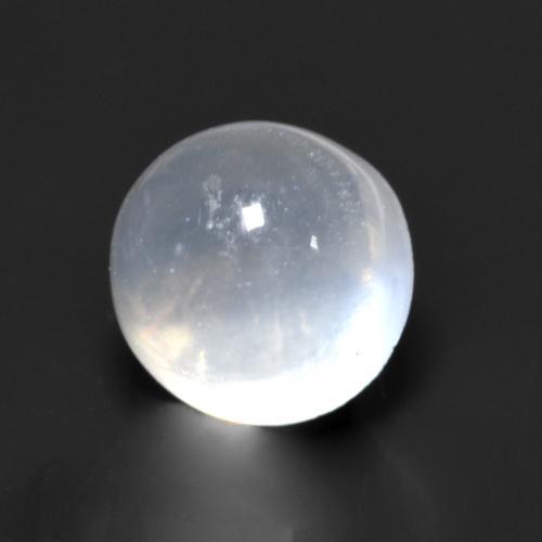 1.57カラットの天然半透明ホワイトムーンストーン（6.70 mm・ラウンドカット）