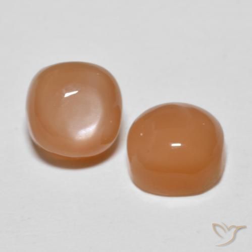 Shop natural 2.25ct カンタロープオレンジ ムーンストーン gems, クッション, from インド at GemSelect. In stock, global shipping!