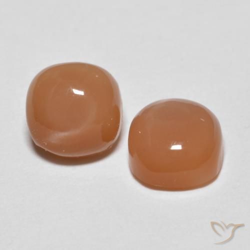 Shop natural 2.14ct ミディアムオレンジ ムーンストーン gems, クッション, from インド at GemSelect. In stock, global shipping!