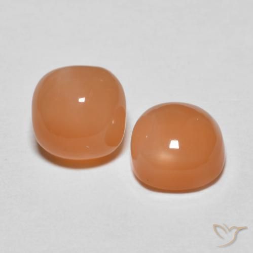 Shop natural 2.17ct ライトオレンジ ムーンストーン gems, クッション, from インド at GemSelect. In stock, global shipping!