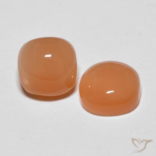 Shop natural 1.82ct 薄い赤みがかったオレンジ ムーンストーン gems, クッション, from インド at GemSelect. In stock, global shipping!