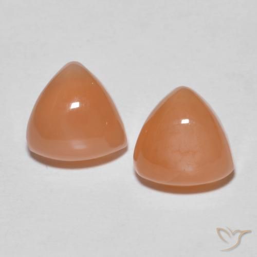 Shop natural 3.69ct 薄い赤みがかったオレンジ ムーンストーン gems, トリリオン, from インド at GemSelect. In stock, global shipping!