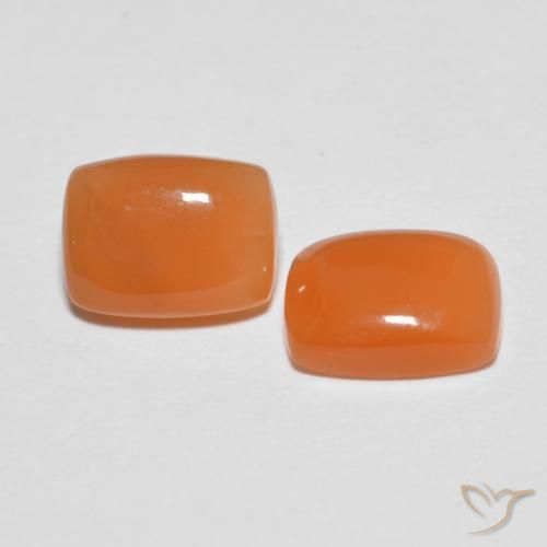 Shop natural 2.58ct ミディアムオレンジ ムーンストーン gems, クッション, from インド at GemSelect. In stock, global shipping!