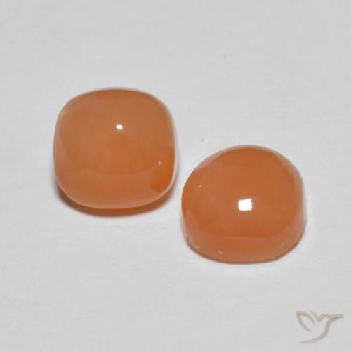 Shop natural 2.15ct ライトオレンジ ムーンストーン gems, クッション, from インド at GemSelect. In stock, global shipping!