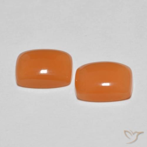 Shop natural 2.77ct ミディアムオレンジ ムーンストーン gems, クッション, from インド at GemSelect. In stock, global shipping!