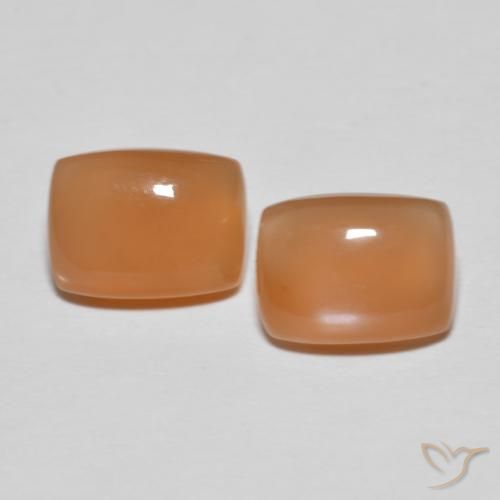 Shop natural 2.68ct Medium Light-Orange ムーンストーン gems, クッション, from インド at GemSelect. In stock, global shipping!