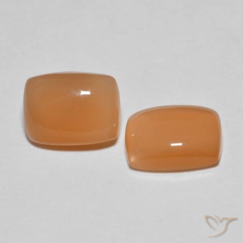 Shop natural 2.83ct ピーチオレンジ ムーンストーン gems, クッション, from インド at GemSelect. In stock, global shipping!