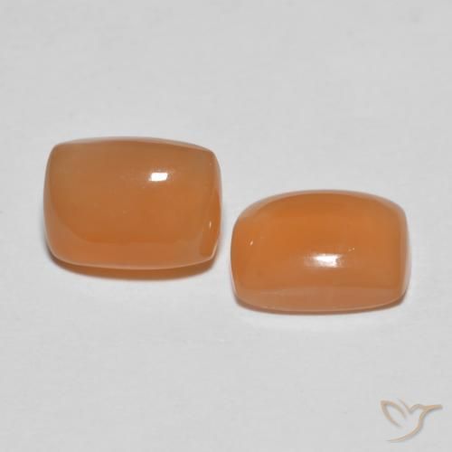 Shop natural 2.69ct ピーチオレンジ ムーンストーン gems, クッション, from インド at GemSelect. In stock, global shipping!