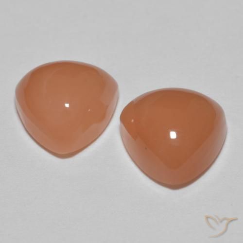Shop natural 4.06ct 濃いピーチ ムーンストーン gems, トリリオン, from インド at GemSelect. In stock, global shipping!
