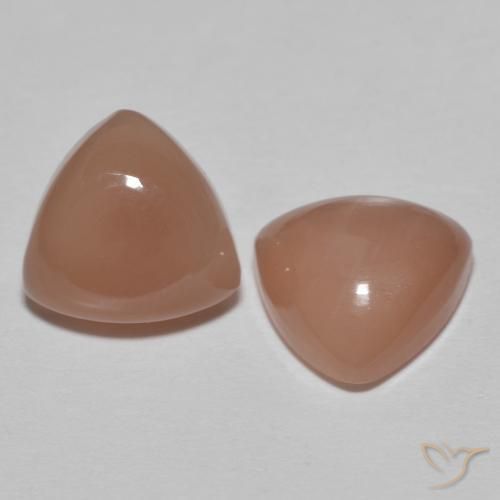 Shop natural 3.21ct 濃いピーチ ムーンストーン gems, トリリオン, from インド at GemSelect. In stock, global shipping!