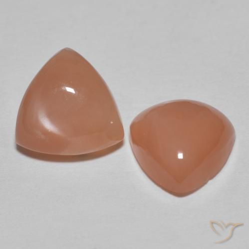Shop natural 3.23ct 濃いピーチ ムーンストーン gems, トリリオン, from インド at GemSelect. In stock, global shipping!